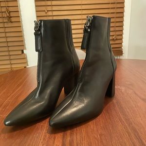 Excellent Condition Aquatalia Black Leather Boots size 9.5